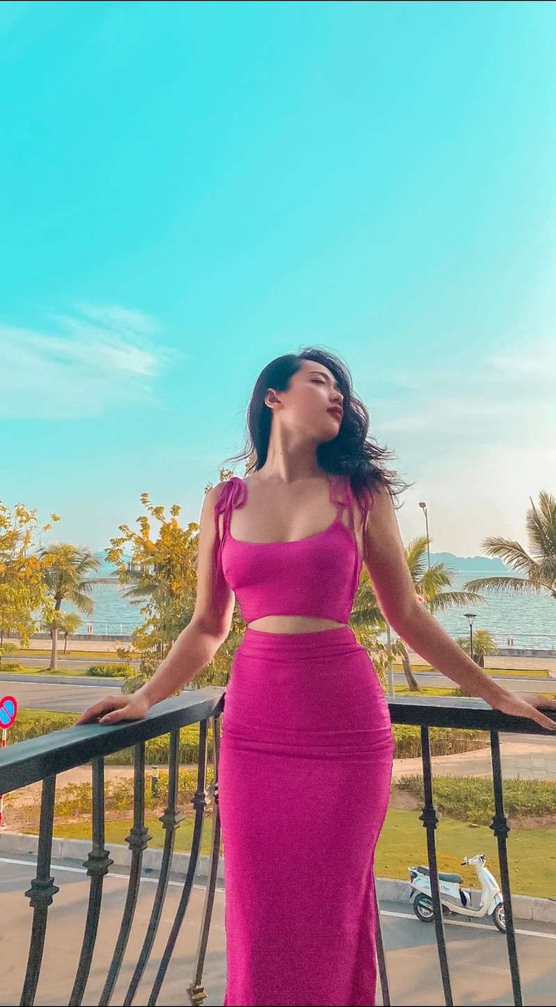 Hiện tại, Hoàng yên không chỉ có công việc tốt mà còn có sự nổi tiếng để tăng thu nhập cá nhân.