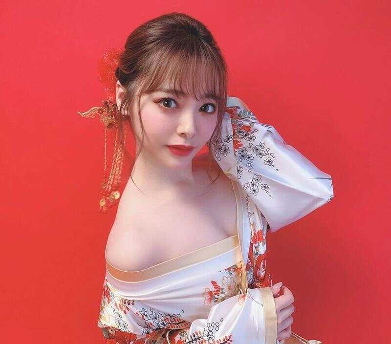 Yêu Tinh Yuna sở hữu gương mặt xinh đẹp